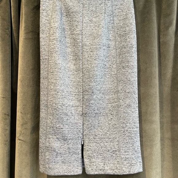 Grey pencil skirt. - Picture 3 of 3
